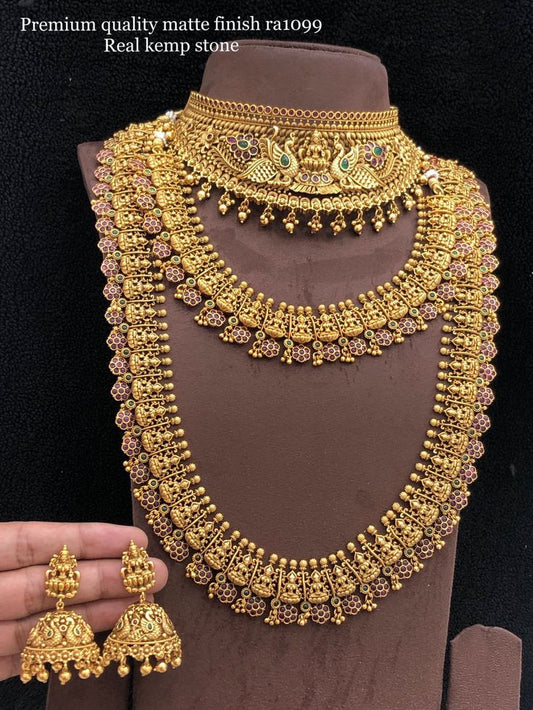 Buy 1 Necklace Set, Get 1 FREE – A Timeless South Indian Treat